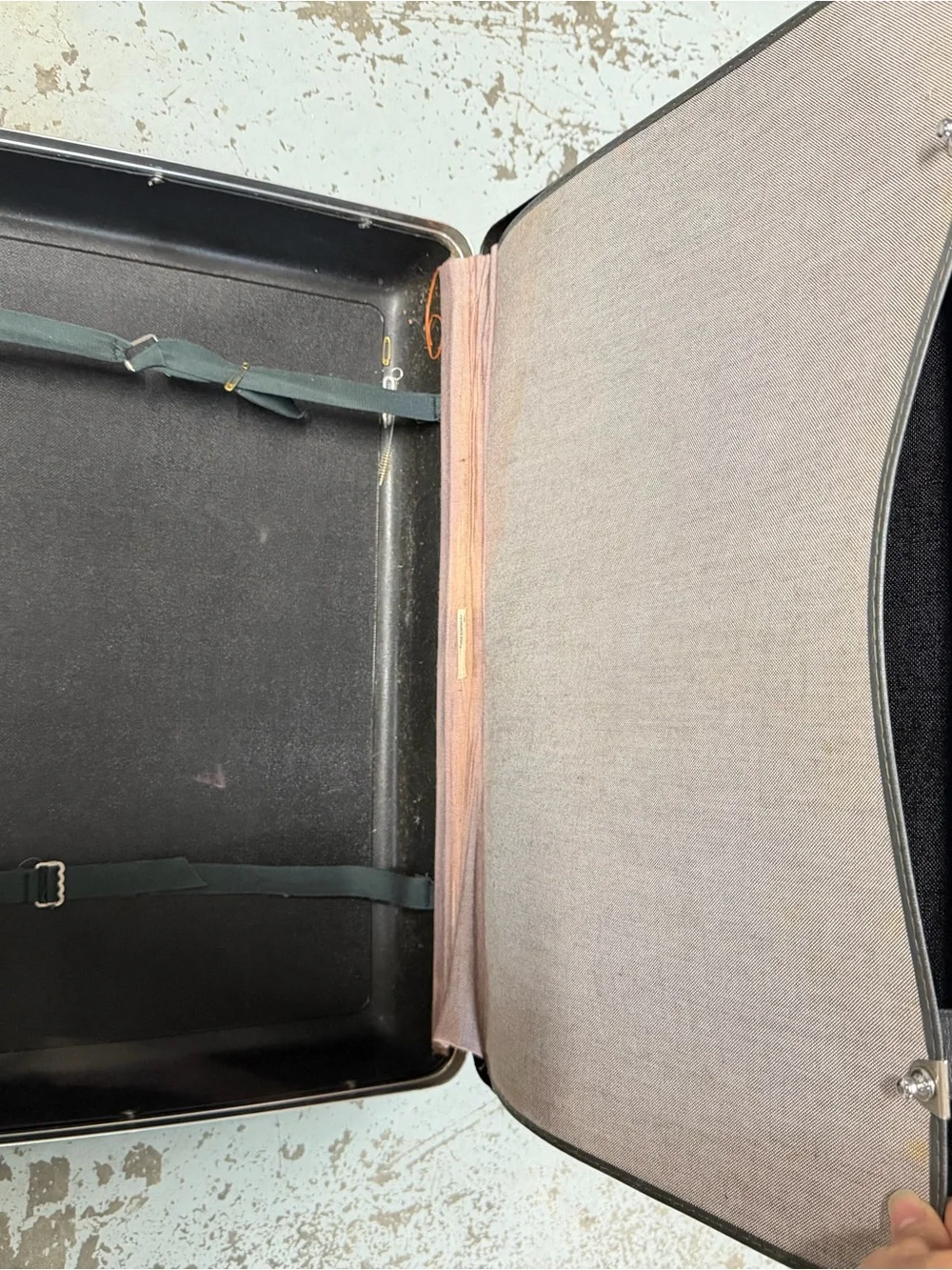 Royal Traveller black hardcase
